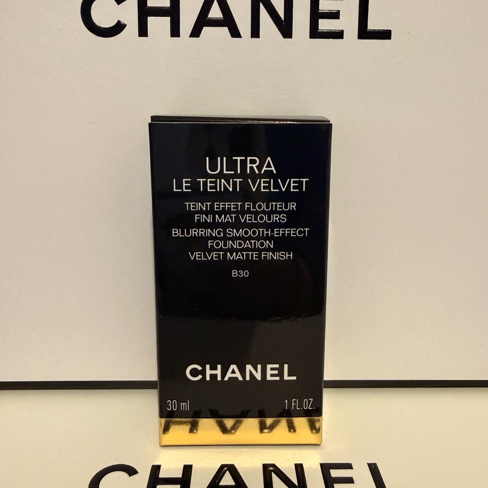 Chanel Ultra Le Teint Velvet B30 Matte Foundation - New in Box